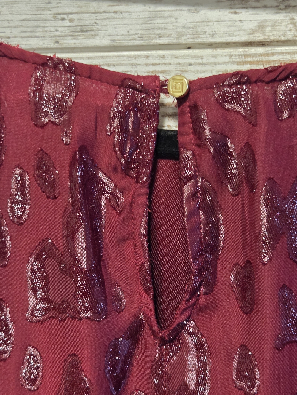 Liz Claiborne Burgundy Metallic Print Sleeveless Camisole - Picture 4 of 4